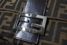 画像をギャラリービューアに読み込む, FENDI フェンディ ワンショルダーバッグ 26325 ズッカ柄 総柄 ブラウンキャンバス レザー シルバー金具 美品 中古 4c070992 