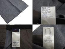 Load image into Gallery viewer, LOUIS VUITTON ルイヴィトン スーツ セットアップ RM192 NYU HHJ72E グレー アンティークゴールド金具 46 美品 中古 4c070999