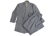 Load image into Gallery viewer, LOUIS VUITTON ルイヴィトン スーツ セットアップ RM192 NYU HHJ72E グレー アンティークゴールド金具 46 美品 中古 4c070999