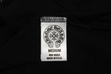Load image into Gallery viewer, 極美品 CHROME HEARTS クロムハーツ Tシャツ Vネック 半袖 ホースシュー ロゴ ブラック コットン サイズM RN# 95024 中古 4c071016