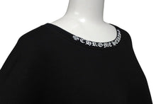 Load image into Gallery viewer, 極美品 CHROME HEARTS クロムハーツ スウェットシャツ トレーナー サイズXXL ネックロゴ 新作 袖プリント ブラック コットン 中古 4c071052