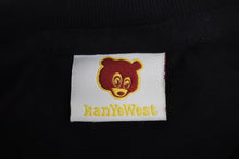 Load image into Gallery viewer, 新品同様 KANYE WEST カニエウェスト Late Registration 2005 プロモーションTシャツ サイズM 非売品 カニエベア 中古 4c071111