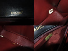 Load image into Gallery viewer, CHANEL シャネル マトラッセ フルフラップチェーンショルダーバッグ ココマーク 1番台 ラムスキン ブラック ゴールド 美品 中古 4c071162