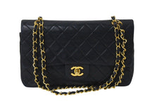 Load image into Gallery viewer, CHANEL シャネル マトラッセ25 Wフラップ Wチェーンショルダーバッグ ココマーク 1番台 ラムスキン ブラック ゴールド 美品 中古 4c071164
