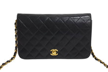 Load image into Gallery viewer, CHANEL シャネル チェーンショルダーバッグ 8番台 ココマーク キルティング ブラック ゴールド金具 美品 中古 4c071222