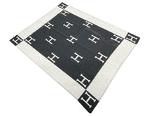 Load image into Gallery viewer, HERMES エルメス プレード アヴァロン ブランケット エクリュ グリ・フォンセ カシミヤ ウール 小物 ひざ掛け Hモチーフ 美品 中古 4c071296