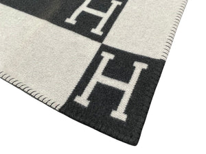 HERMES エルメス プレード アヴァロン ブランケット エクリュ グリ・フォンセ カシミヤ ウール 小物 ひざ掛け Hモチーフ 美品 中古 4c071296