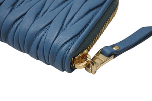 MIU MIU ミュウミュウ レザー ジップアラウンド ウォレット レザー ジップアラウンド キルティング財布 ブルー 美品 中古 4c071406 