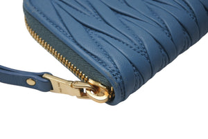 MIU MIU ミュウミュウ レザー ジップアラウンド ウォレット レザー ジップアラウンド キルティング財布 ブルー 美品 中古 4c071406 