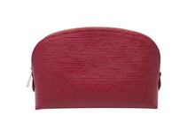 Load image into Gallery viewer, LOUIS VUITTON ルイヴィトン ポシェットコスメティック ポーチ M40641 フランス製 エピレザー フューシャ シルバー金具 美品 中古 4c071418