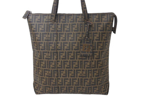 極美品 FENDI フェンディ トートバッグ 7VA196 ズッカ柄 総柄 PVC ブラウン アンティークゴールド金具 中古 4c071425 