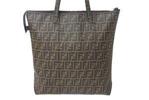 極美品 FENDI フェンディ トートバッグ 7VA196 ズッカ柄 総柄 PVC ブラウン アンティークゴールド金具 中古 4c071425 