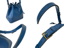 Load image into Gallery viewer, LOUIS VUITTON ルイヴィトン エピ プチノエ ワンショルダーバッグ M44105 エピレザー ブルー ゴールド金具 美品 中古 4c071481