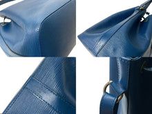 Load image into Gallery viewer, LOUIS VUITTON ルイヴィトン エピ プチノエ ワンショルダーバッグ M44105 エピレザー ブルー ゴールド金具 美品 中古 4c071481
