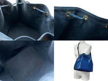 Load image into Gallery viewer, LOUIS VUITTON ルイヴィトン エピ プチノエ ワンショルダーバッグ M44105 エピレザー ブルー ゴールド金具 美品 中古 4c071481