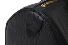 Load image into Gallery viewer, LOUIS VUITTON ルイヴィトン スピーディ25 ハンドバッグ M59022 エピレザー ブラック ゴールド金具 美品 中古 4c071483