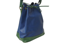 Load image into Gallery viewer, LOUIS VUITTON ルイヴィトン ノエ ショルダーバッグ 巾着 ツートン M44044 エピレザー ブルー グリーン ゴールド金具 美品 中古 4c071484