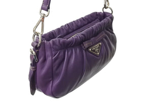 PRADA プラダ ワンショルダーバッグ ショルダーバッグ トライアングルロゴ イタリア製レザー パープルシルバー金具 美品 中古 4c071486 