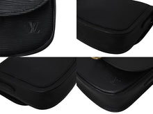 Load image into Gallery viewer, LOUIS VUITTON ルイヴィトン ショルダーバッグ ミニサンクルー エピ 黒 M52212 ブラック ゴールド金具 美品 中古 4c071489