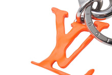 Load image into Gallery viewer, LOUIS VUITTON ルイヴィトン ポルトクレ LVシャープ キーホルダー MP2291 イタリア製 メタル オレンジ シルバー金具 美品 中古 4c071497