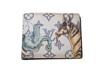 Load image into Gallery viewer, LOUIS VUITTON ルイヴィトン モノグラムサバンナ ポルトフォイユミュルティプル 二つ折り財布 チャップマンブラザーズ M62607 ホワイト PVC 美品 中古 4c071515