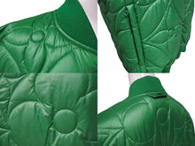 Load image into Gallery viewer, 新品同様 LOUIS VUITTON ルイヴィトン 22SS モノグラム フラワー キルティング ブルゾン グリーン ポリエステル RM221Q DH1 HLB51E サイズ48 中古 4c071526