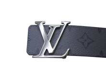 Load image into Gallery viewer, 極美品 LOUIS VUITTON ルイヴィトン ベルト LV イニシャル 40MM リバーシブル M0285V モノグラム グレー 全長約108cm 中古 4c071550