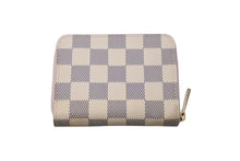 Load image into Gallery viewer, 極美品 LOUIS VUITTON ルイヴィトン Damier Azur ダミエ アズール ジッピーコインパース ペールピンク N60229 中古 4c071598