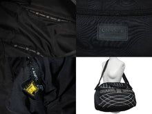 Load image into Gallery viewer, CHANEL シャネル スポーツライン ショルダーバッグ 10番台 2WAY ココマーク ステッチ ナイロン ブラック ホワイト 美品 中古 4c071606