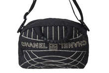 Load image into Gallery viewer, CHANEL シャネル スポーツライン ショルダーバッグ 10番台 2WAY ココマーク ステッチ ナイロン ブラック ホワイト 美品 中古 4c071606