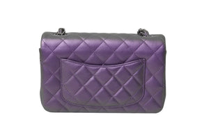 新品同様 CHANEL シャネル 横長 20cm ショルダーバッグ A69900 24番台 ミニマトラッセ ブラックシェル ショルダーチェーン ラムスキン 中古 4c071623