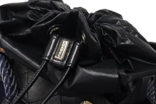 Load image into Gallery viewer, CHANEL シャネル エンブロイダリー 巾着 ショルダーバッグ ウール×レザー ネイビー シルバー金具 美品 中古 4c071626