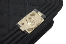 Load image into Gallery viewer, 新品未使用 CHANEL シャネル ミニ チェーンショルダーバッグ 31番台 ココマーク キルティング ブラック キャビアスキン 中古 4c071655