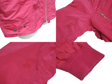 Load image into Gallery viewer, LOUIS VUITTON ルイヴィトン ナイロンジャケット ブルゾン RM151 サイズ52 ナイロン ピンク 美品 中古 4c071672
