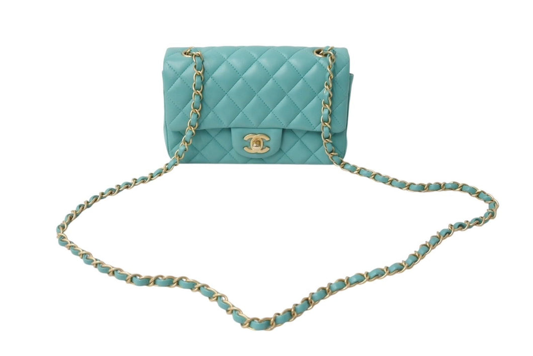 極美品 CHANEL シャネル 横長 20cm ショルダーバッグ A69900 27番台 ミニマトラッセ ティファニーブルー ショルダーチェーン ラムスキン 中古 4c071694