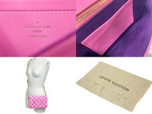 Load image into Gallery viewer, 新品同様品 LOUIS VUITTON ルイヴィトン ポシェットクッサン ピンクショルダーバッグ M80745 モノグラム 中古 4c071760