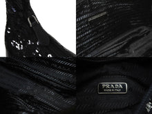 Load image into Gallery viewer, 極美品 PRADA プラダ ホーボー ハンドバッグ 1NE515 スパンコール ロゴ ブラック ホワイト シルバー金具 中古 4c071784