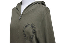 Load image into Gallery viewer, 極美品 CHROME HEARTS クロムハーツ ジップアップフーディー サイズS セメタリークロス ホースシュー ダガージップ カーキ 中古 4c071791
