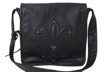 Load image into Gallery viewer, 極美品 CHROME HEARTS クロムハーツ メッセンジャーバッグ BAG-MAIL BS FLR BSフレア ブラック シルバー ブラック レザー 中古 4c071818