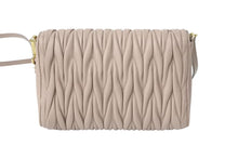 Load image into Gallery viewer, MIUMIU ミュウミュウ マテラッセ ショルダーバッグ 斜め掛けバッグ 5BD068 ナッパレザー ピンク ゴールド金具 美品 中古 4c071844