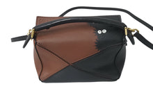 Load image into Gallery viewer, 極美品 LOEWE ロエベ × スタジオジブリ ススワタリ ミニ パズル 2WAY ハンドバッグ 千と千尋の神隠し マックロクロスケ ブラウン カーフスキン 中古 4c072411