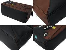 Load image into Gallery viewer, 極美品 LOEWE ロエベ × スタジオジブリ ススワタリ ミニ パズル 2WAY ハンドバッグ 千と千尋の神隠し マックロクロスケ ブラウン カーフスキン 中古 4c072411