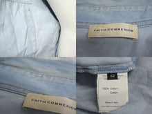 Load image into Gallery viewer, FAITH CONNEXION フェイスコネクション シャンブレー 長袖シャツ W5802D00025 コットン ブルー レッド サイズS 美品 中古 4c072416