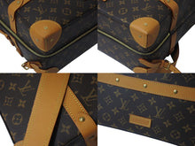 Load image into Gallery viewer, 極美品 LOUIS VUITTON ルイヴィトン ソフトトランク バックパックMM M44749 リュック モノグラム PVC レザー ゴールド金具 中古 4c072417