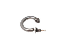 Load image into Gallery viewer, CHROME HEARTS クロムハーツ プレーン フープ ピアス 重量約3.4g 1995/.925刻印 シルバ−925 片耳用 美品 中古 4c072422