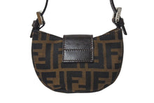 画像をギャラリービューアに読み込む, 極美品 FENDI フェンディ ズッカ ミニポーチ ワンショルダーバッグ型 キャンバス レザー ブラウン シルバー金具 中古 4c072491 