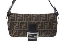 画像をギャラリービューアに読み込む, FENDI フェンディ マンマバケット ワンショルダーバッグ ズッカ柄 コットンキャンバス レザー シルバー金具 ブラウン 美品 中古 4c072641 
