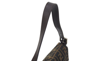 FENDI フェンディ マンマバケット ワンショルダーバッグ ズッカ柄 コットンキャンバス レザー シルバー金具 ブラウン 美品 中古 4c072641 