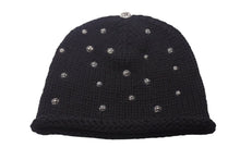Load image into Gallery viewer, CHROME HEARTS クロムハーツ ビーニー ニット帽 クロスボール ピラミッド ブラック カシミヤ シルバー925 美品 中古 4c072687