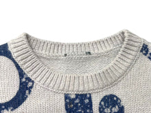 Load image into Gallery viewer, Christian Dior クリスチャンディオール ニット セーター 21FW ロゴプリント キッズ タグ切れ ホワイト ブルー 美品 中古 4c072712